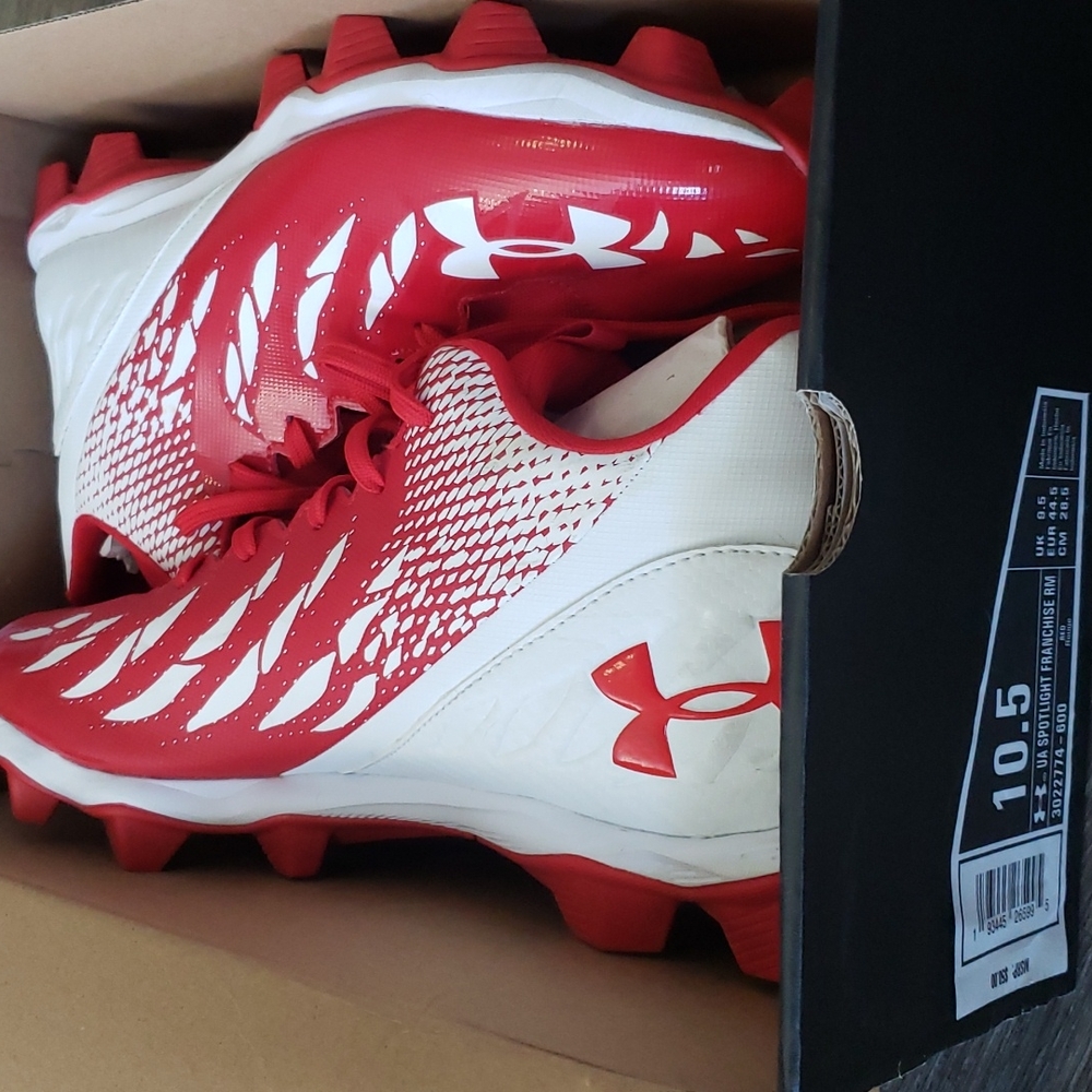 Men's Under Armour Spotlight Franchise Rm Football Cleats, Size 10.5